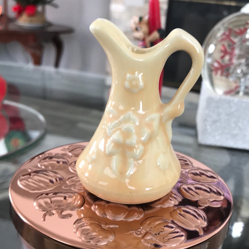VINTAGE 1930’s 3in YELLOW ROSE ANTIQUE VASE ONE OF A KIND IN EXCELLENT COND!